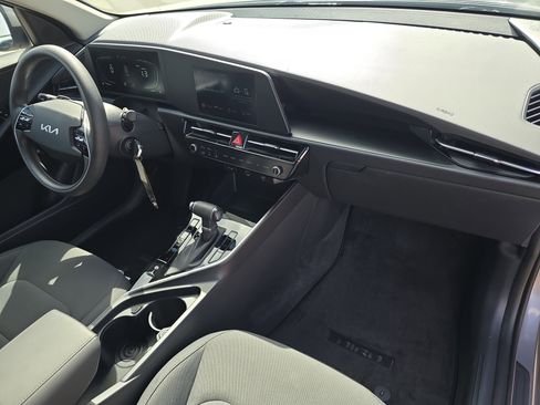 Certified 2025 Kia Niro LX FWD image 11