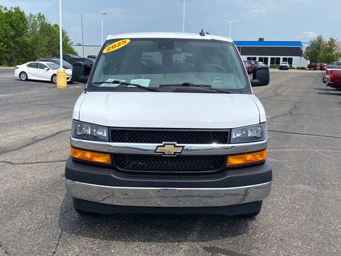 Certified 2025 Chevrolet Express 3500 LT w/ LT Preferred Equipment Group RWD image 2