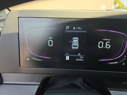 Used 2025 Kia Sportage LX FWD image 14