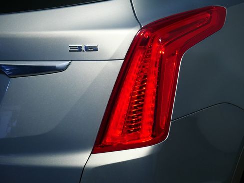 Used 2017 Cadillac XT5 Luxury w/ Driver Awareness Package image 17