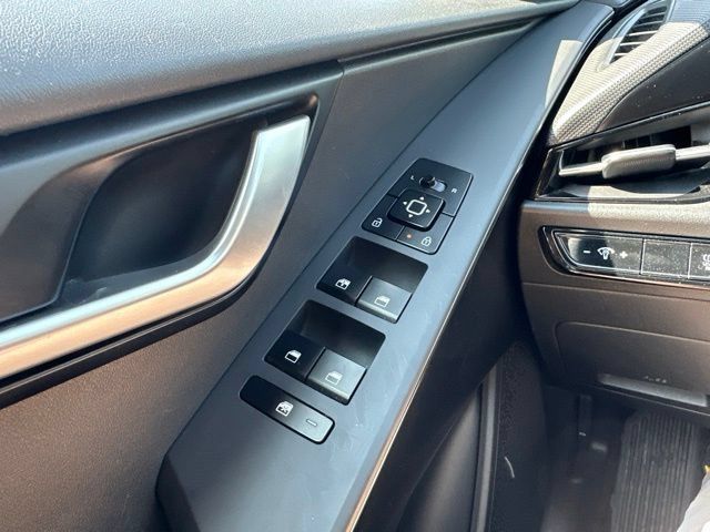 Certified 2023 Kia Niro LX FWD image 39
