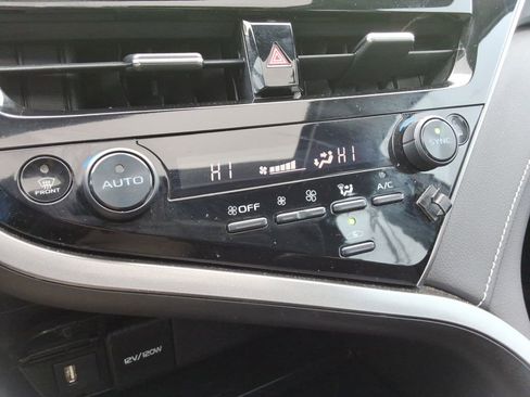 Used 2022 Toyota Camry SE w/ Convenience Package image 33