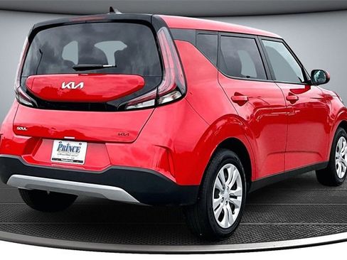 Used 2025 Kia Soul LX image 6
