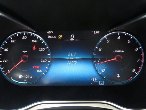 Used 2021 Mercedes-Benz GLC 300 4MATIC image 22