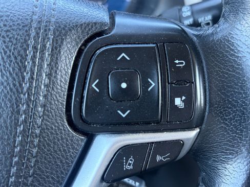 Used 2018 Toyota Sienna XLE FWD image 14