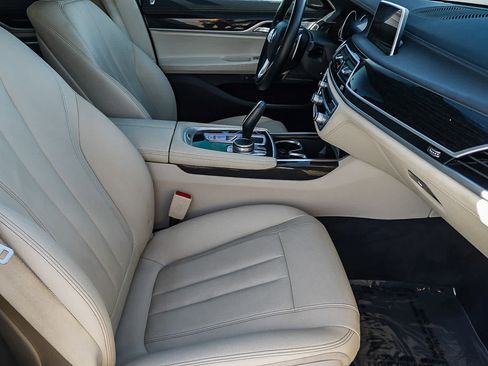 Used 2019 BMW 740i image 20