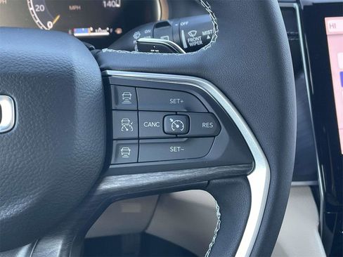 New 2025 Jeep Grand Cherokee Limited image 35