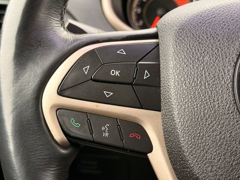 Used 2016 Jeep Cherokee Latitude w/ Cold Weather Group image 29