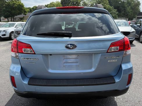 Used 2011 Subaru Outback 2.5i Premium AWD/4WD image 6
