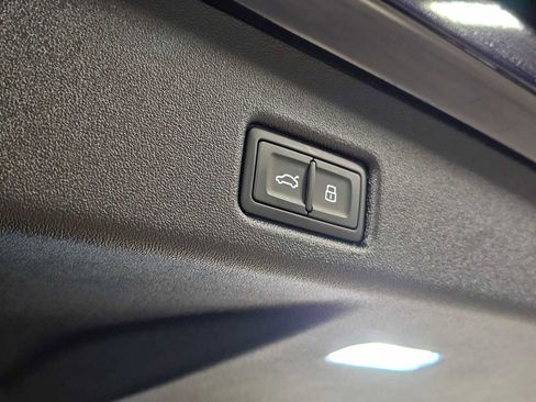 New 2025 Audi Q5 Prestige image 17