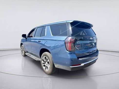 Used 2025 Chevrolet Tahoe LS RWD image 3