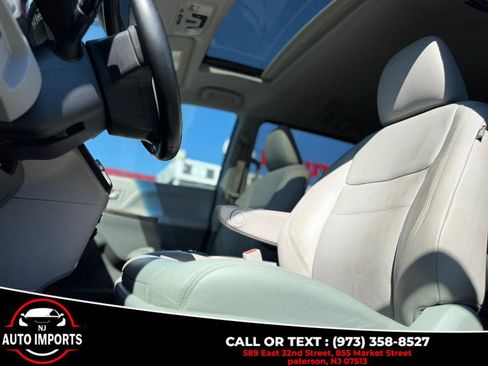 Used 2016 Toyota Sienna XLE Premium image 15