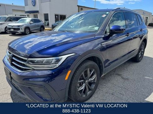 Used 2022 Volkswagen Tiguan SE w/ Panoramic Sunroof Package AWD/4WD image 2