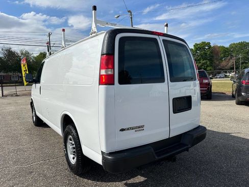 Used 2014 Chevrolet Express 2500 RWD image 25