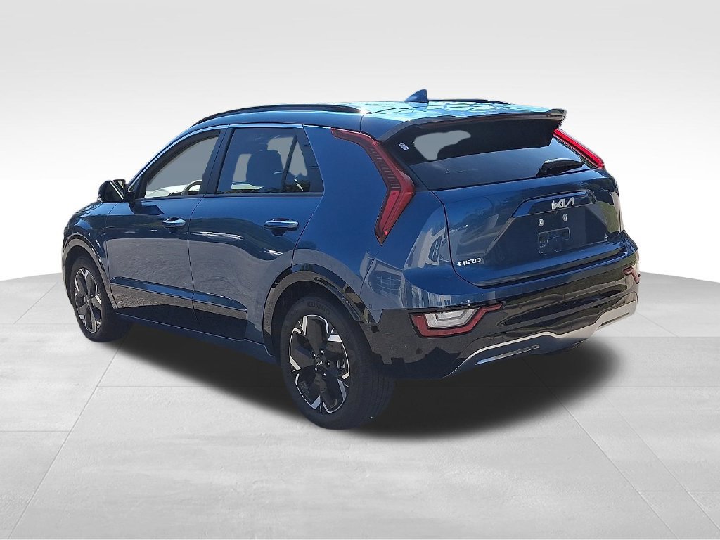 Used 2023 Kia Niro Wave w/ Wave Preserve Package FWD image 4