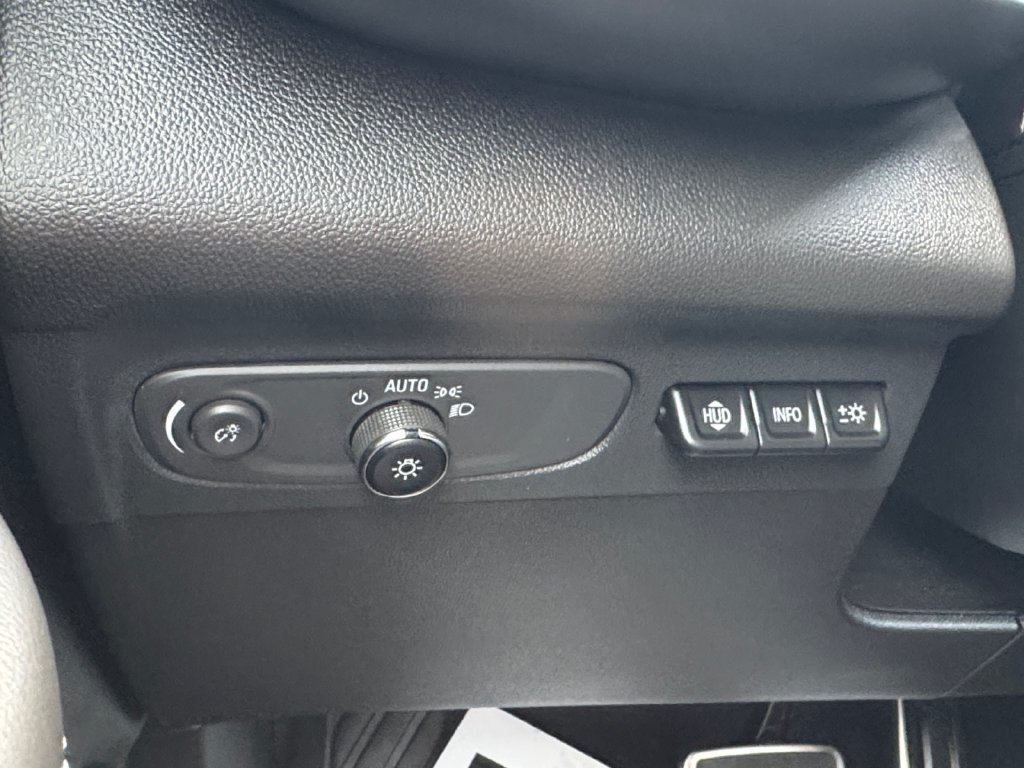 Used 2023 Buick Envision Essence w/ Technology Package I AWD/4WD image 31