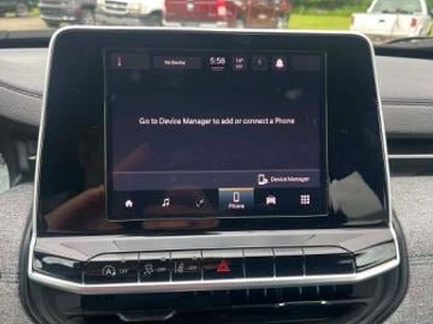 Used 2025 Jeep Compass Latitude AWD/4WD image 12