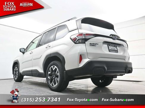 Used 2025 Subaru Forester Premium image 16