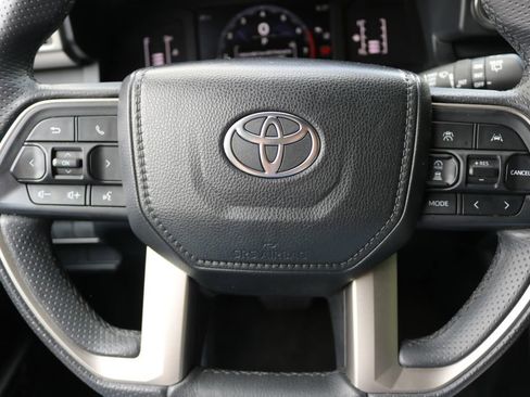 Used 2025 Toyota 4Runner SR5 image 17