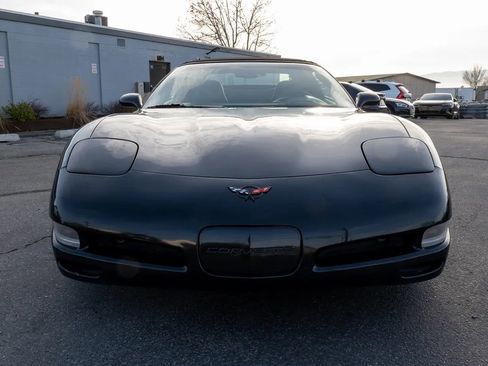 Used 1999 Chevrolet Corvette Convertible w/ Memory Pkg RWD image 12