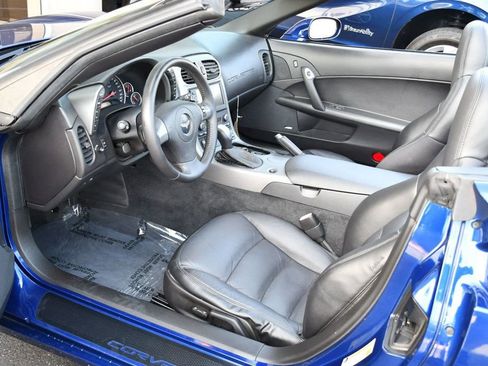Used 2007 Chevrolet Corvette Convertible w/ Preferred Equipment Group RWD image 13
