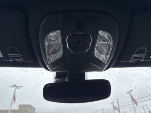 Used 2024 Jeep Compass Limited image 15