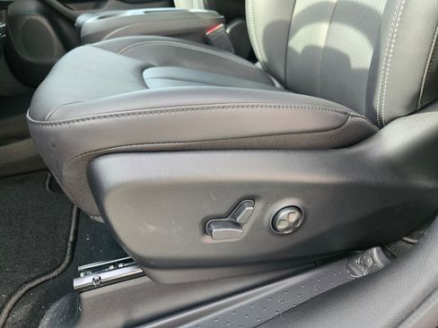 New 2026 Chrysler Pacifica Select image 20