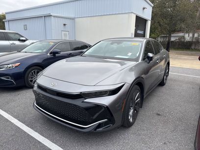 Used 2025 Toyota Crown Limited w/ Advanced Technology Package