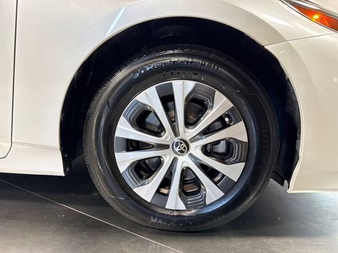 Used 2021 Toyota Prius Prime XLE FWD image 14