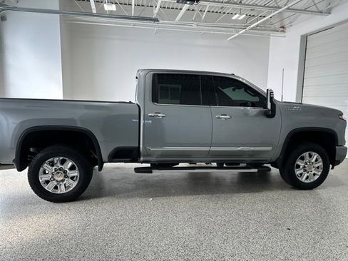 Used 2024 Chevrolet Silverado 2500 High Country w/ Technology Package image 39