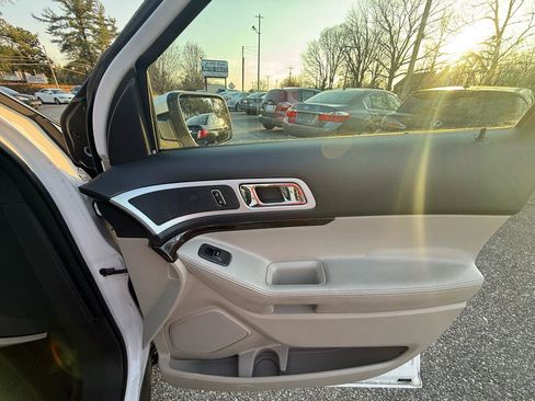 Used 2013 Ford Explorer Limited image 27