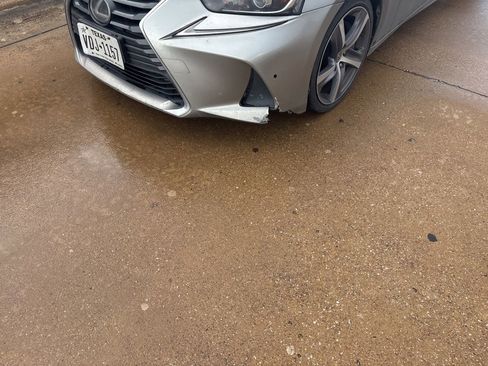 Used 2018 Lexus IS 300 w/ Premium Package RWD image 2