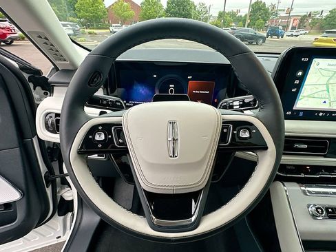 New 2026 Lincoln Aviator Reserve w/ Luxury Package RWD image 18