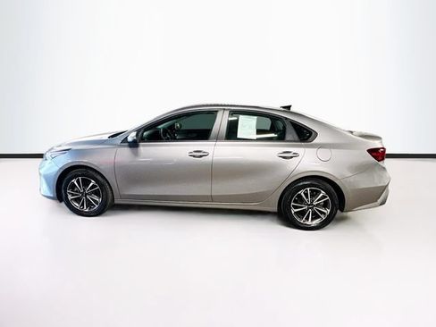 Used 2023 Kia Forte LXS w/ LXS Technology Package FWD image 4