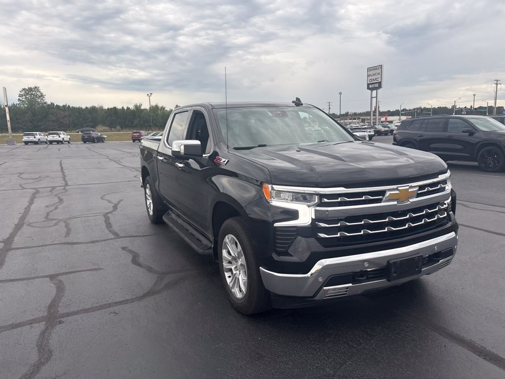 Used 2023 Chevrolet Silverado 1500 LTZ AWD/4WD image 9