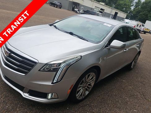 Used 2019 Cadillac XTS Luxury FWD image 1