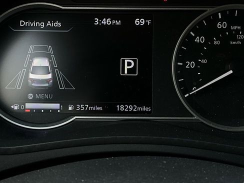 Used 2025 Nissan Versa SV image 34