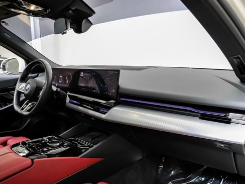 Used 2026 BMW 530i w/ M Sport Package image 17