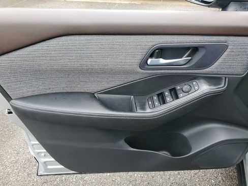 Certified 2023 Nissan Rogue SV FWD image 13