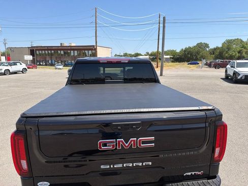 Used 2025 GMC Sierra 1500 AT4 w/ AT4 Premium Package AWD/4WD image 12