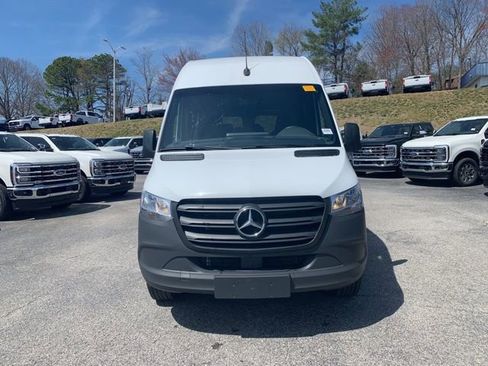 Used 2024 Mercedes-Benz Sprinter 2500 image 3