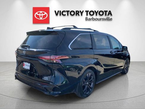 Used 2024 Toyota Sienna XSE image 7