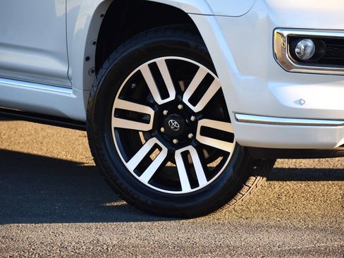 Used 2019 Toyota 4Runner Limited AWD 4dr SUV image 5