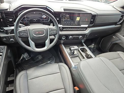 Used 2023 GMC Sierra 1500 SLT w/ SLT Convenience Package AWD/4WD image 11