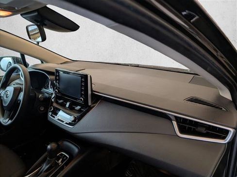 Used 2021 Toyota Corolla LE image 22