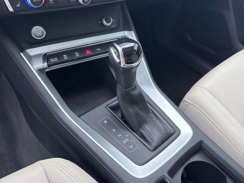 Used 2019 Audi Q3 2.0T Premium w/ Convenience Package AWD/4WD image 14