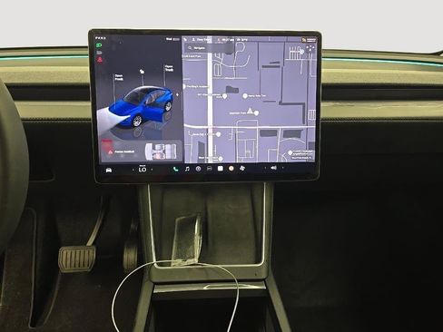 Used 2026 Tesla Model Y 2WD image 8