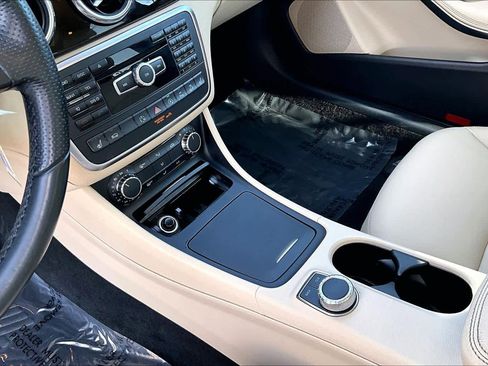 Used 2015 Mercedes-Benz GLA 250 GLA 250 image 17