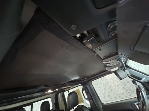 Used 2020 Jeep Gladiator Rubicon w/ LED Lighting Group image 12