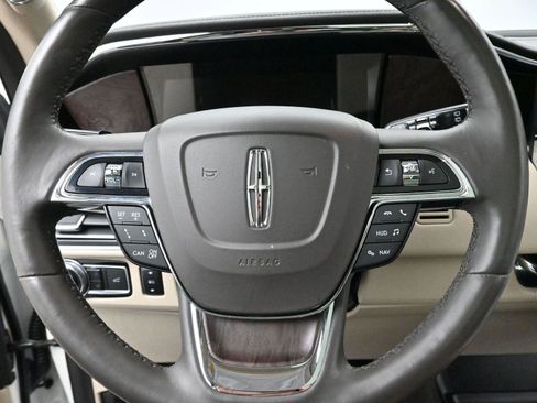 Used 2020 Lincoln Navigator Reserve w/ Luxury Package image 21